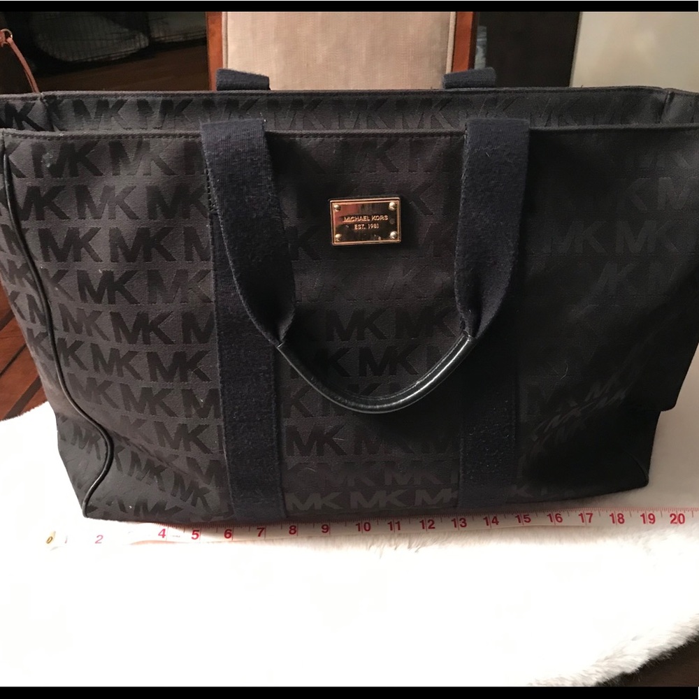 MICHAEL KORS LARGE ZIPPERED TRAVEL TOTE BAG